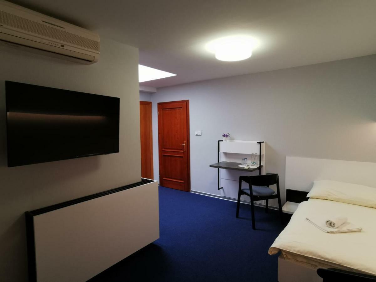 Hotel U Racka Ostrožská Nová Ves Eksteriør billede